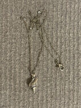 Vintage silver tone seashell pendant chain necklace w nautical & beach vibes